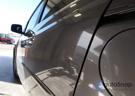 2011 Honda Odyssey Ex-L z USA, uszkodzony, nr VIN 5FNRL5H61BB038975